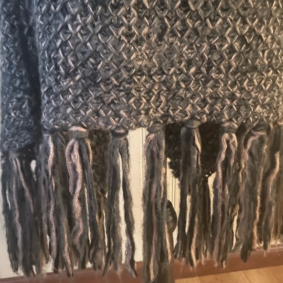 Escio Sleeveless Sweater Vest Small – Mixed Neutral Tone Knit with Fringe - Picture 5 of 13